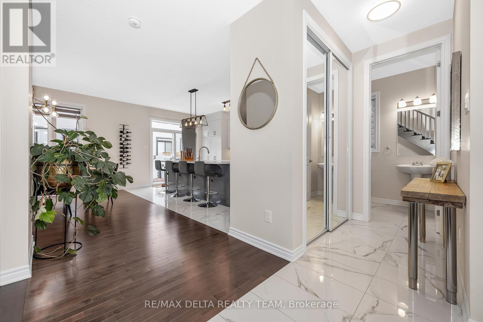 748 Vennecy Terrace, Ottawa, Ontario  K1W 1H2 - Photo 8 - X13025730