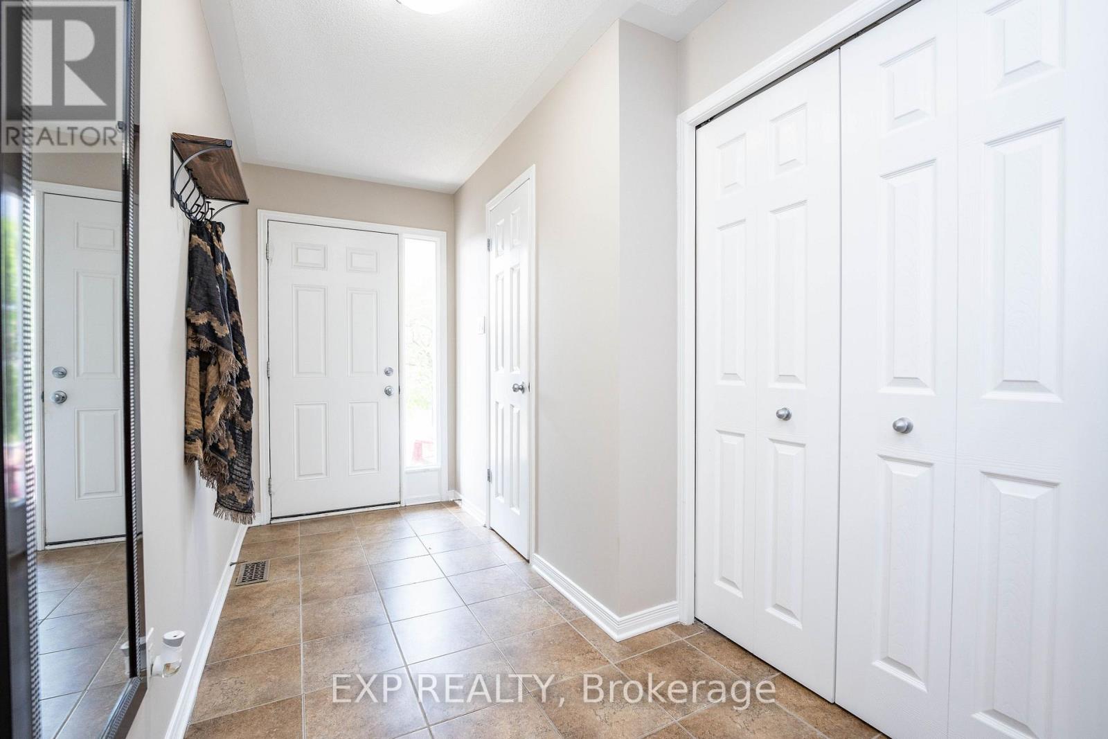 504 Barholm Private, Ottawa, Ontario  K4B 1H9 - Photo 3 - X13025834