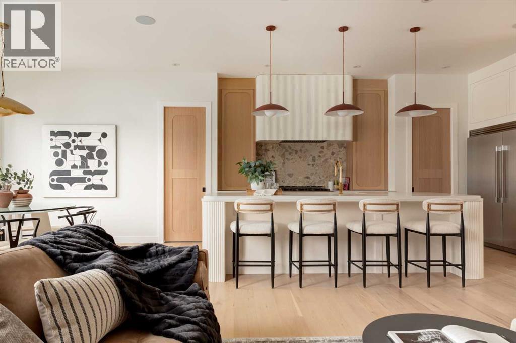 8812 33 Avenue NW, Calgary, Alberta  T3B 1M5 - Photo 4 - A2299699