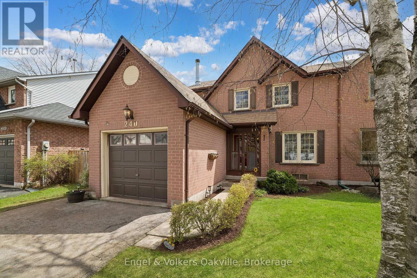 240 Ross Lane, Oakville, Ontario  L6H 5E5 - Photo 2 - W13025708