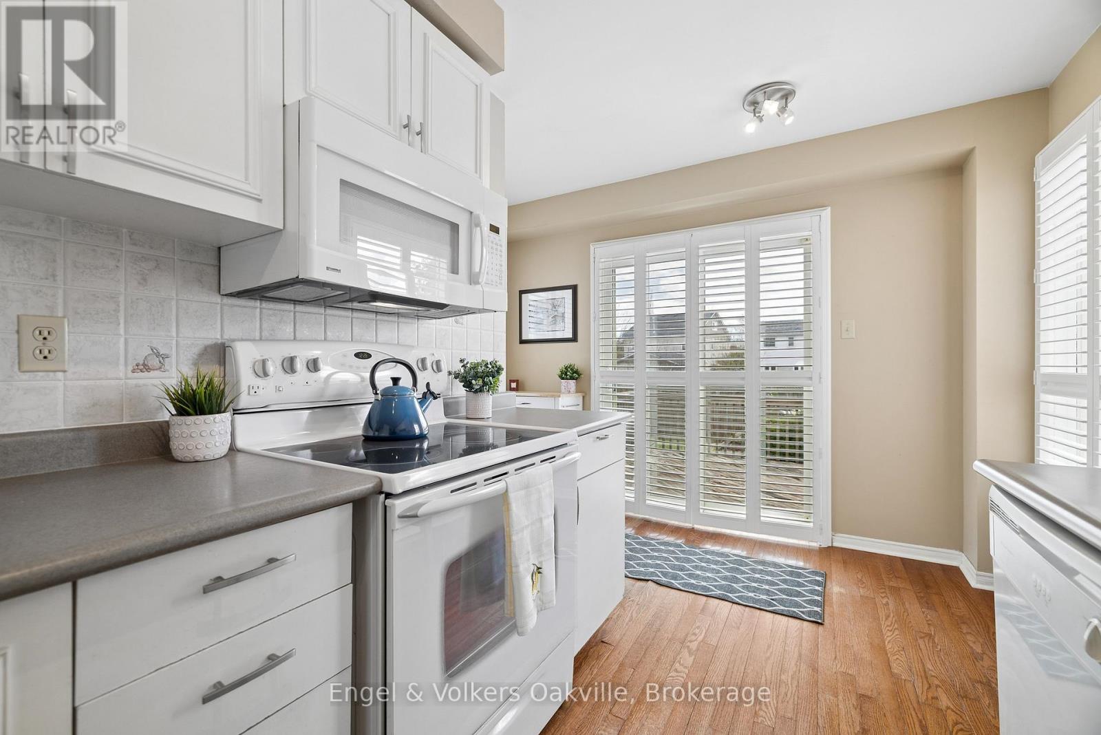 240 Ross Lane, Oakville, Ontario  L6H 5E5 - Photo 8 - W13025708