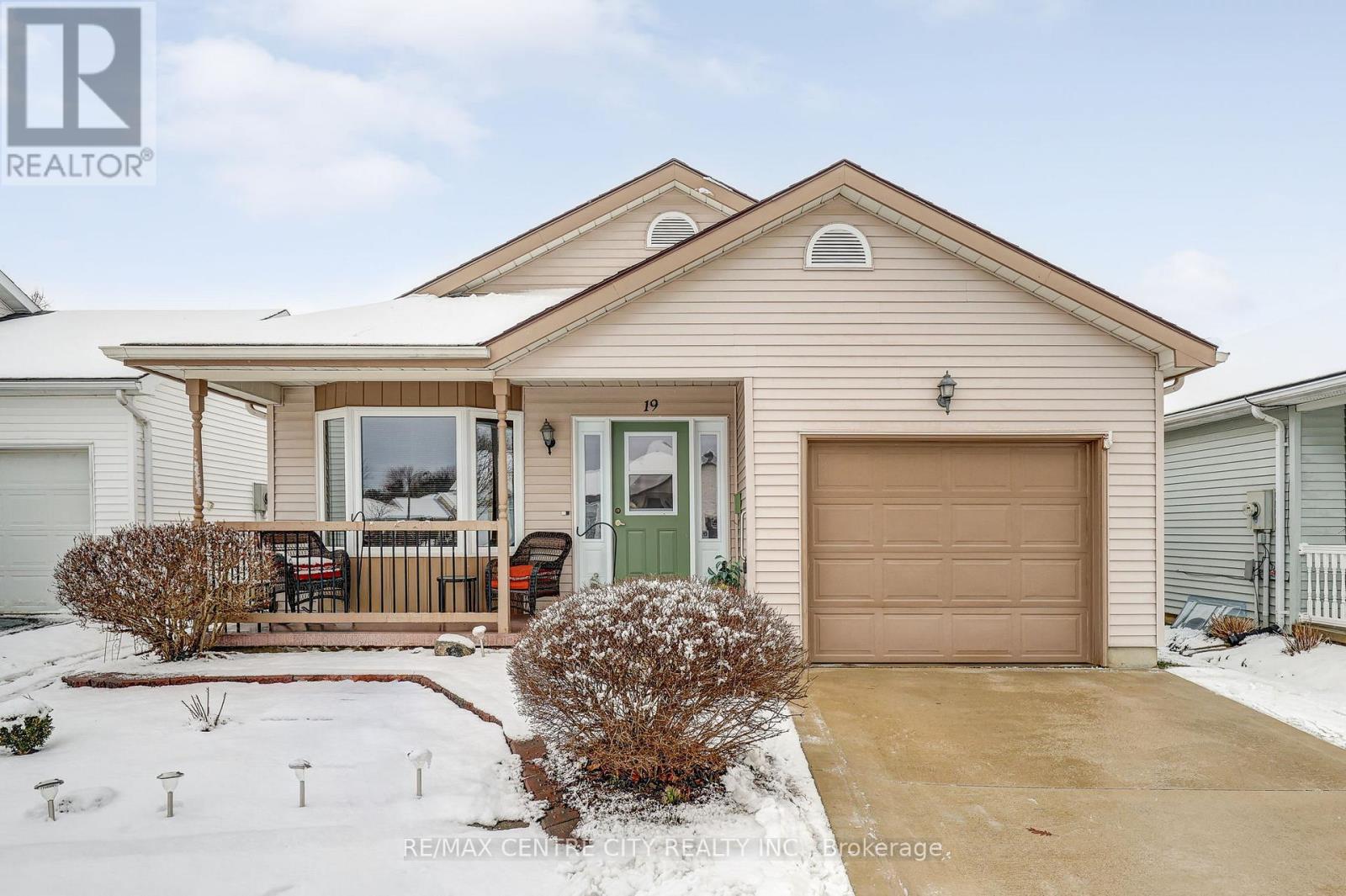 19 Brasher Drive, Tillsonburg, Ontario  N4G 5T2 - Photo 2 - X12885674