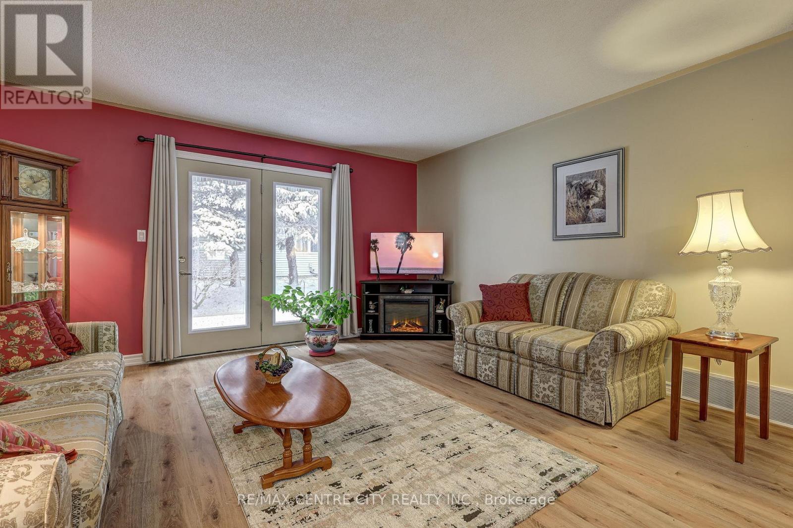 19 Brasher Drive, Tillsonburg, Ontario  N4G 5T2 - Photo 6 - X12885674