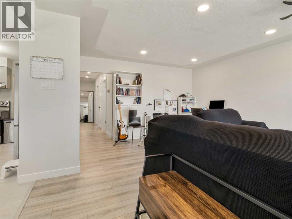 1414 Henderson Lake Boulevard S, Lethbridge, Alberta  T1K 3B8 - Photo 4 - A2303249