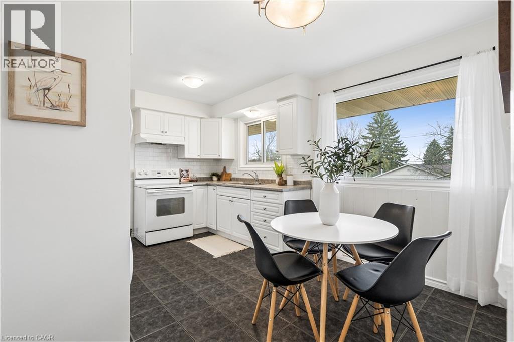 23 Knightswood Boulevard, Guelph, Ontario  N1E 3W3 - Photo 10 - 40822808