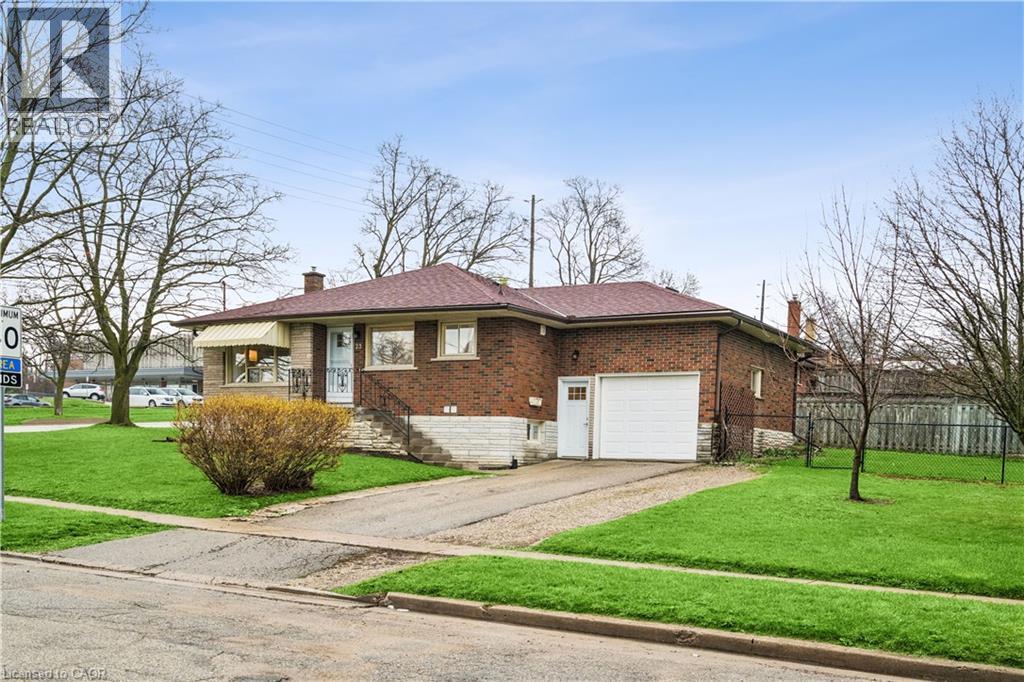 23 Knightswood Boulevard, Guelph, Ontario  N1E 3W3 - Photo 3 - 40822808