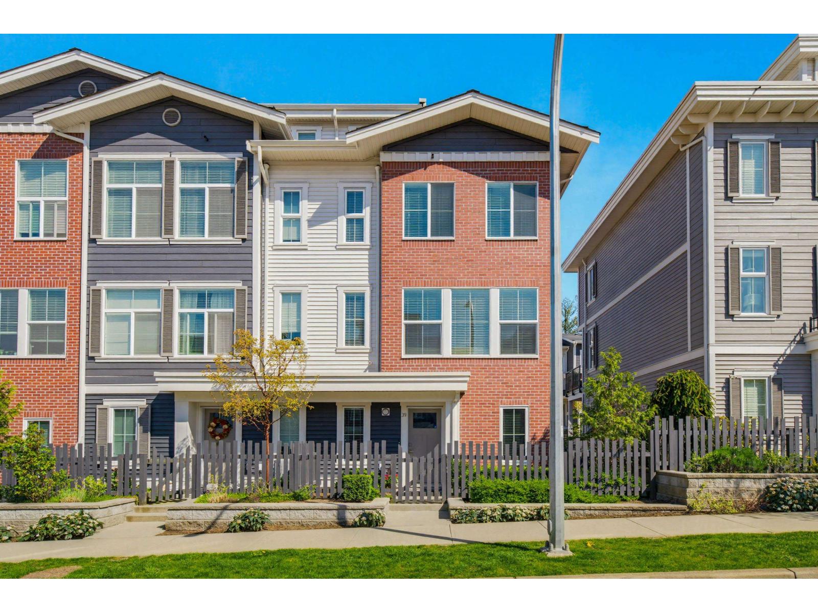 39 8370 202b Street, Langley, British Columbia  V2Y 4K8 - Photo 2 - R3113749