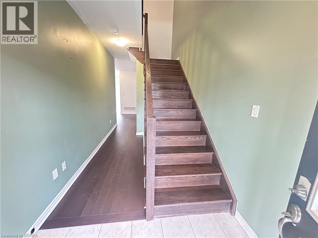 48 Wakeling Drive, Brantford, Ontario  N3T 5L8 - Photo 3 - 40822327