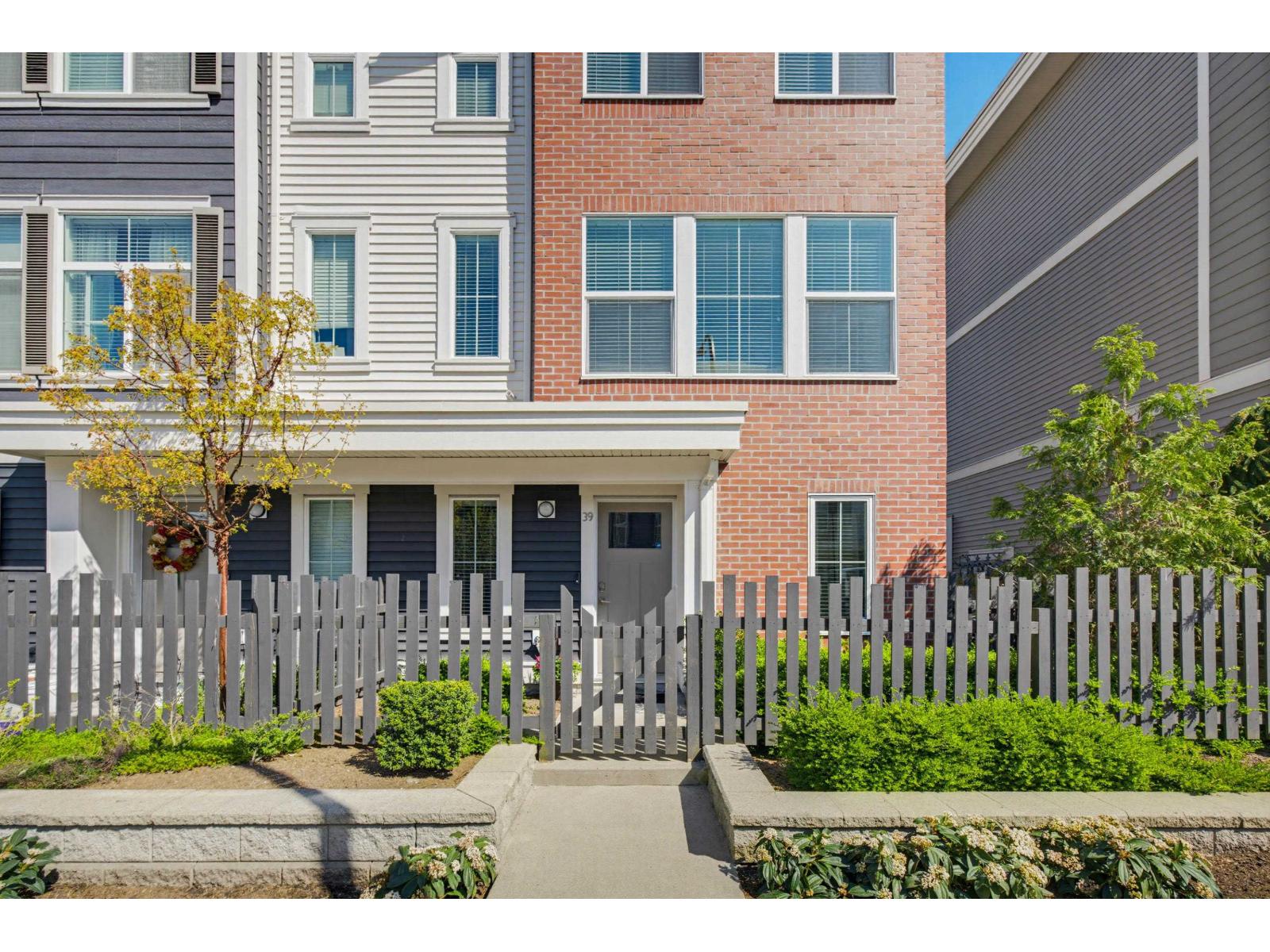 39 8370 202B STREET, Langley, British Columbia