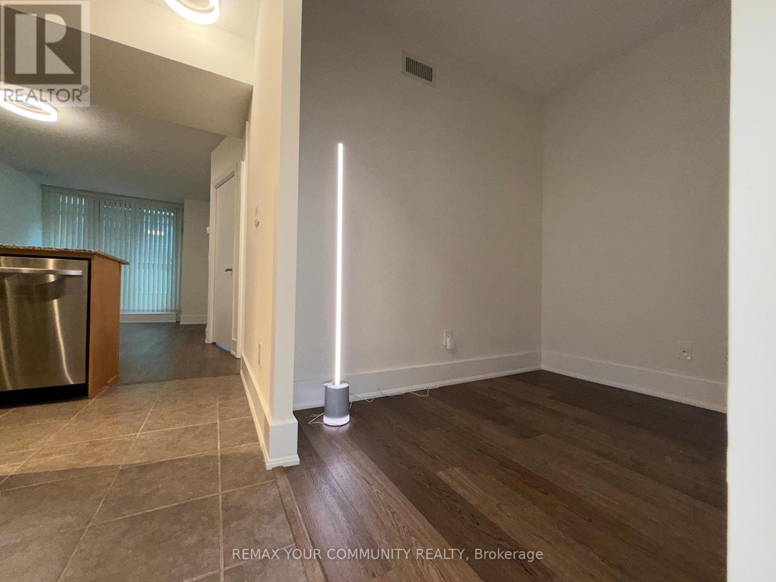 606 - 8 Scollard Street, Toronto, Ontario  M5R 1M2 - Photo 14 - C13025094