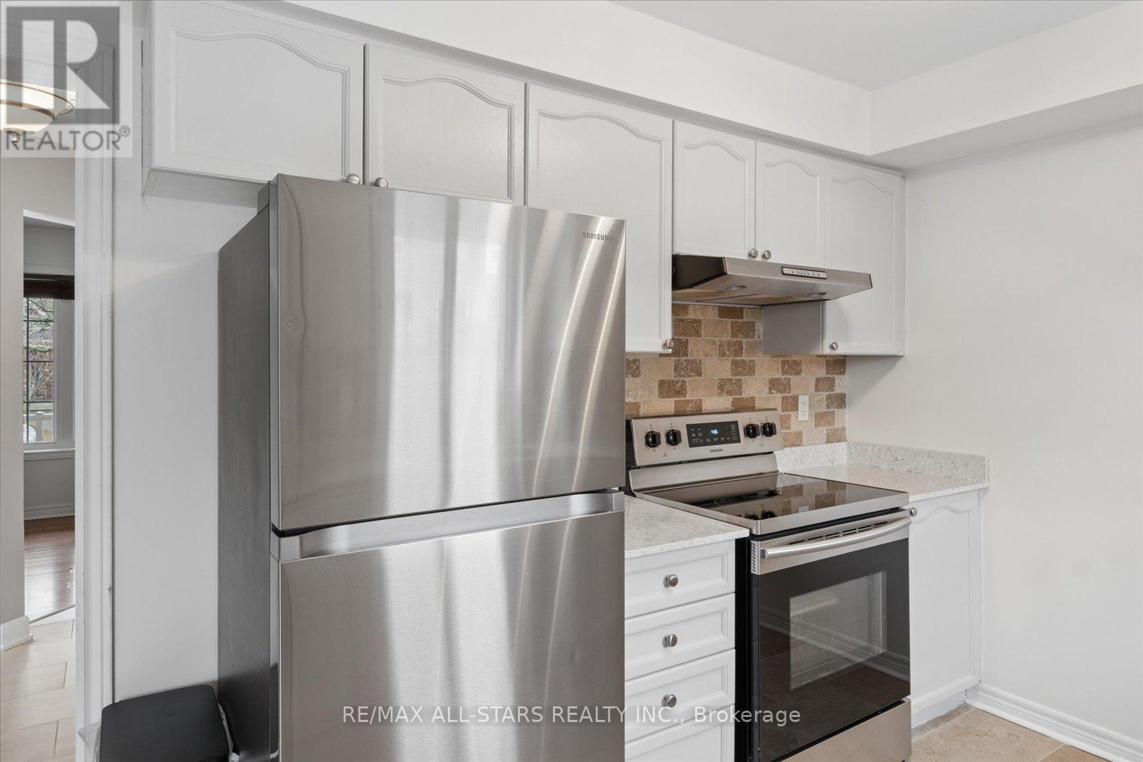 62 Reddenhurst Crescent, Georgina, Ontario  L4P 4G2 - Photo 14 - N12877386