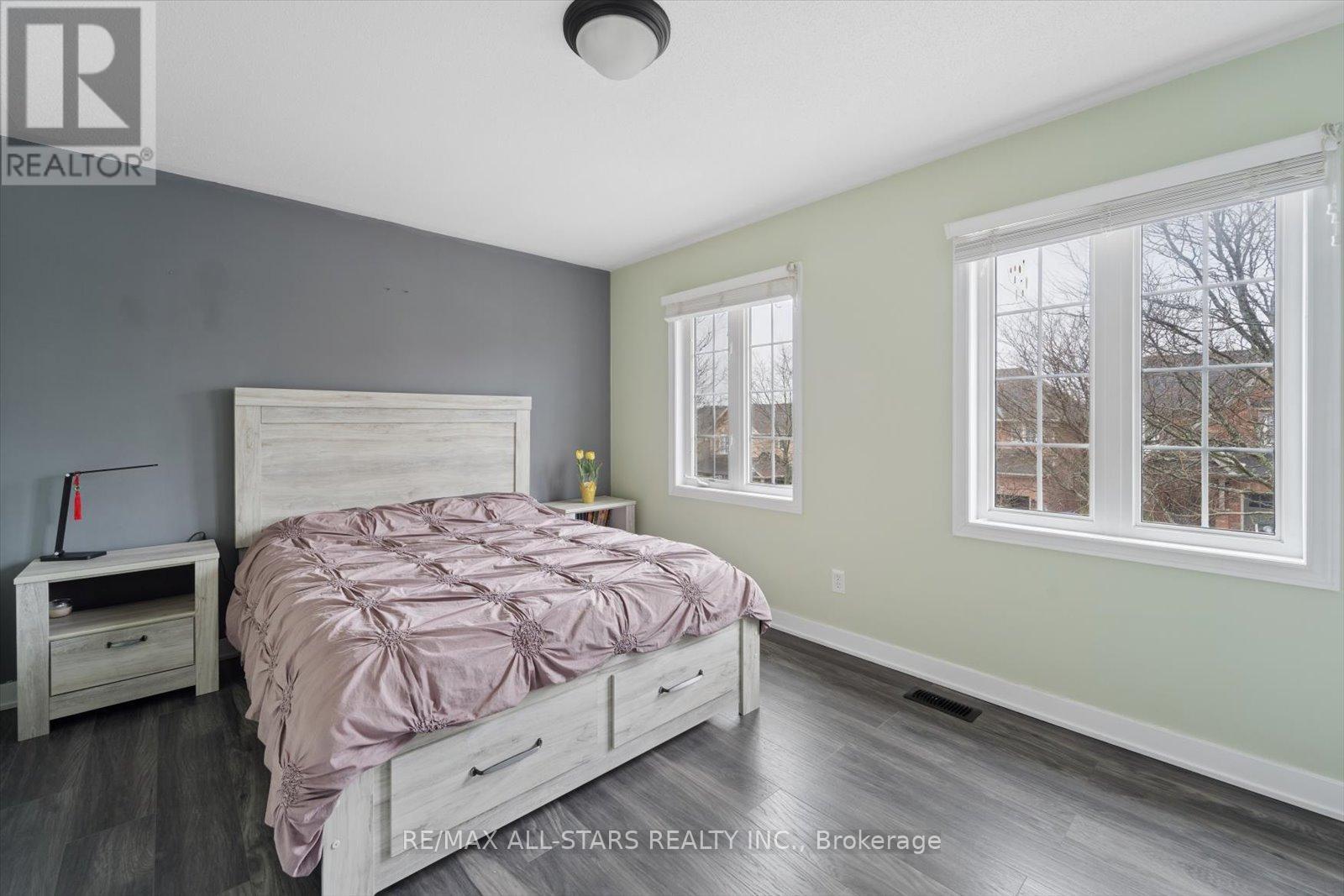 62 Reddenhurst Crescent, Georgina, Ontario  L4P 4G2 - Photo 18 - N12877386