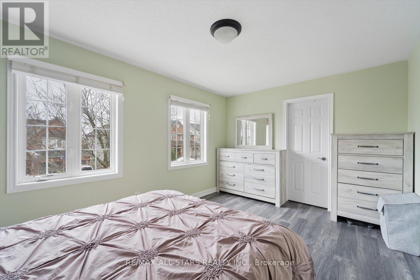 62 Reddenhurst Crescent, Georgina, Ontario  L4P 4G2 - Photo 20 - N12877386