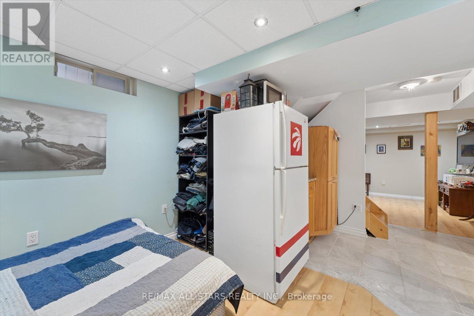 62 Reddenhurst Crescent, Georgina, Ontario  L4P 4G2 - Photo 29 - N12877386