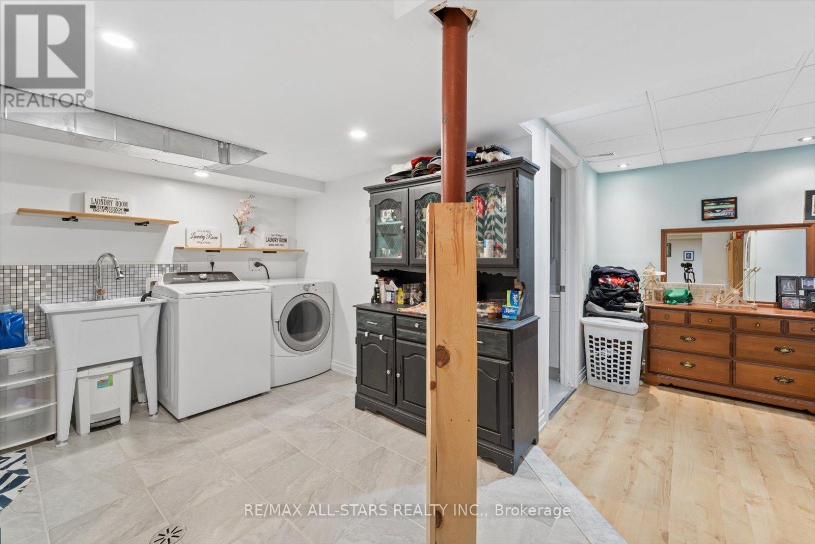 62 Reddenhurst Crescent, Georgina, Ontario  L4P 4G2 - Photo 33 - N12877386