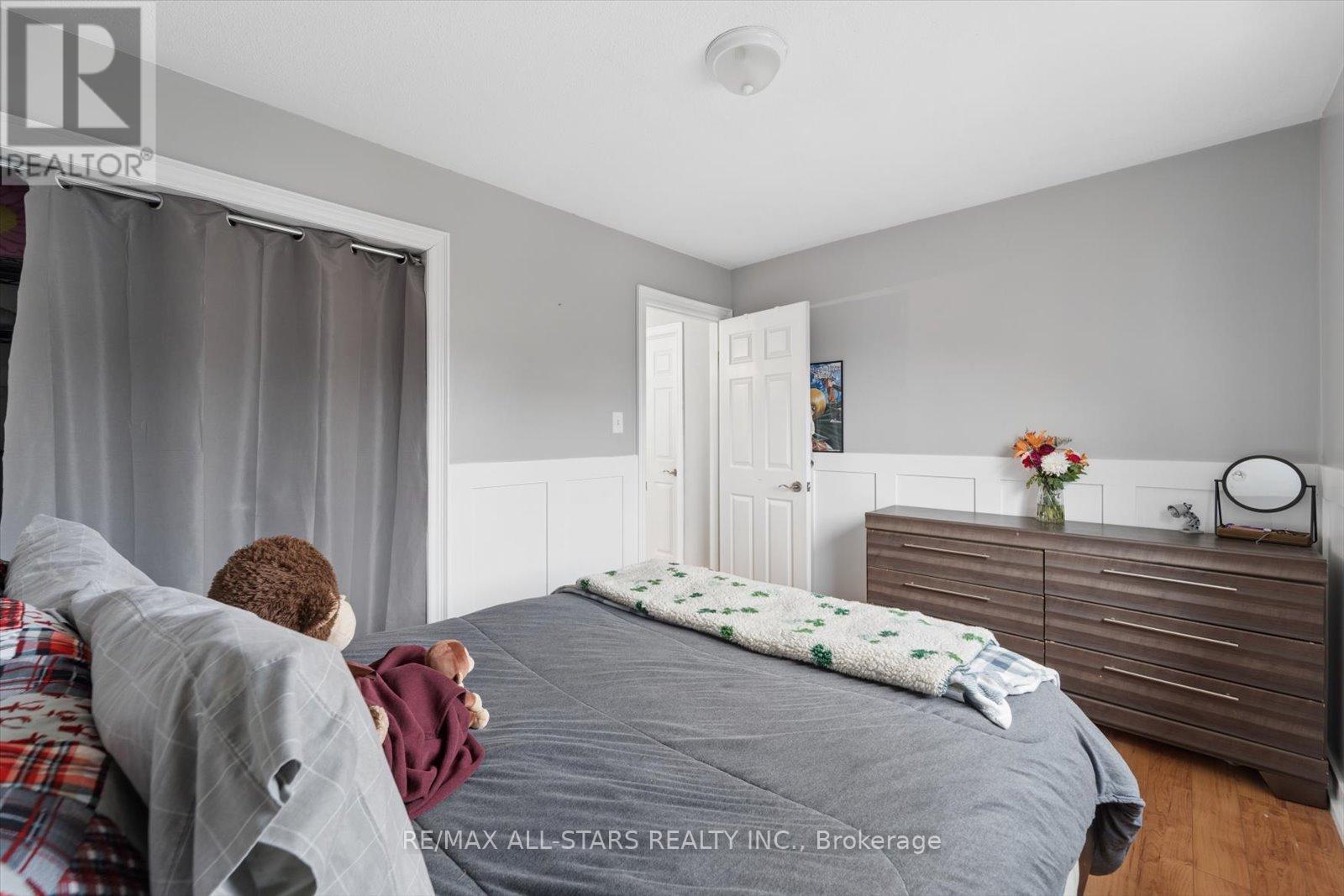 62 Reddenhurst Crescent, Georgina, Ontario  L4P 4G2 - Photo 24 - N12877386