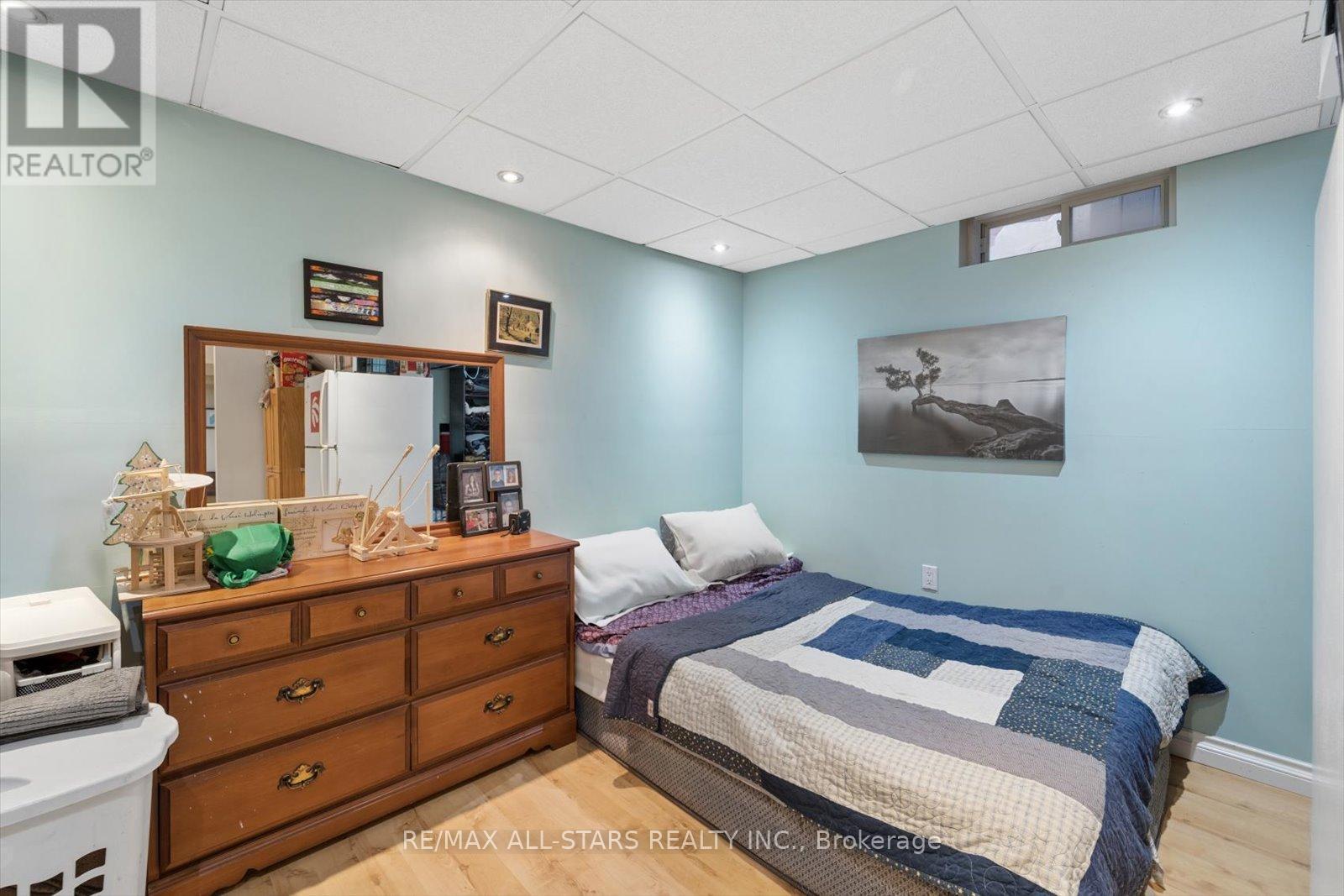 62 Reddenhurst Crescent, Georgina, Ontario  L4P 4G2 - Photo 30 - N12877386