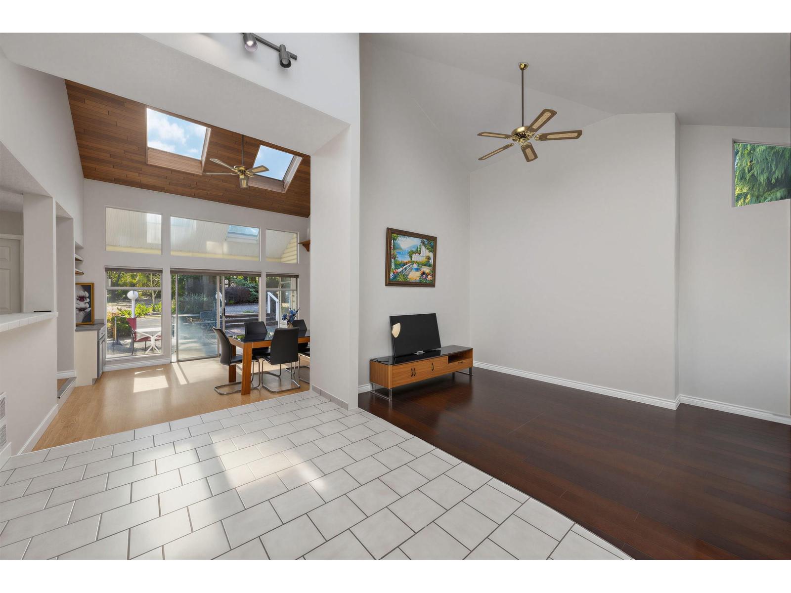 17138 26a Avenue, Surrey, British Columbia  V3Z 0B3 - Photo 2 - R3113996