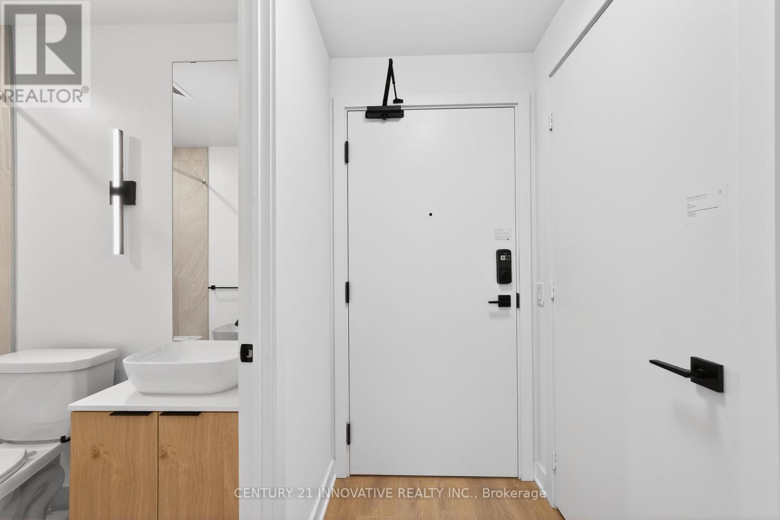 602 - 1185 Dupont Street, Toronto, Ontario  M6H 1A5 - Photo 2 - W13025310