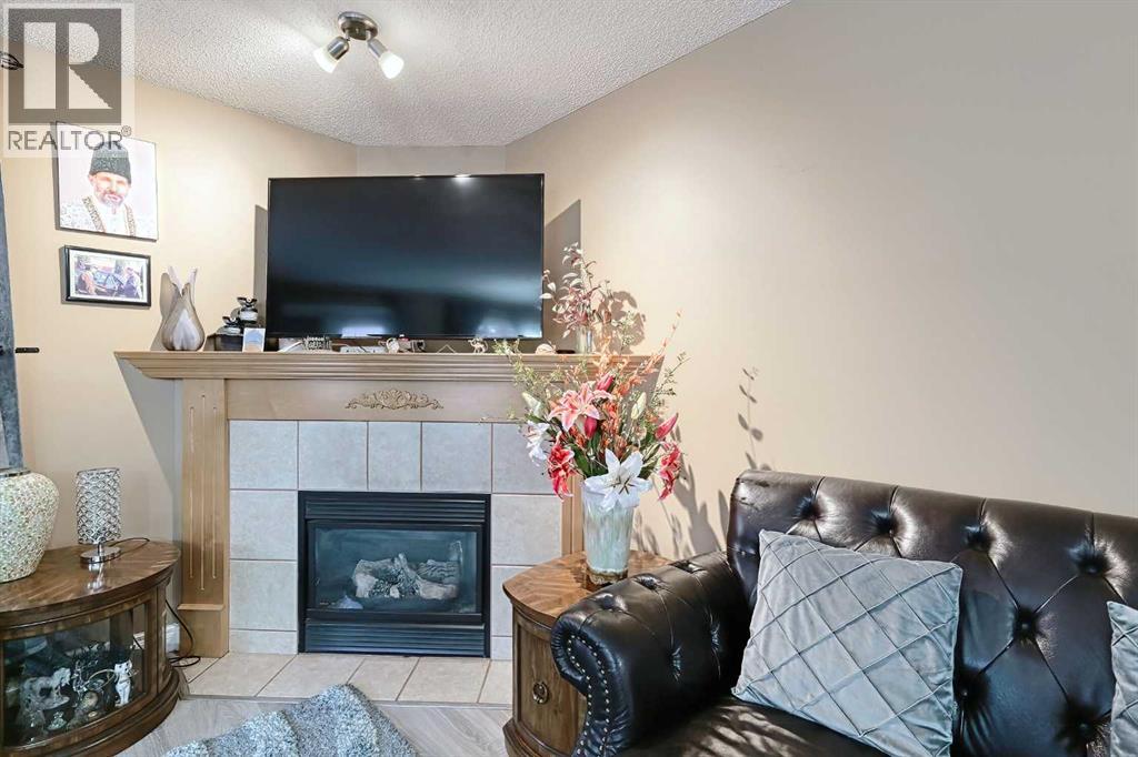 501 Coral Cove NE, Calgary, Alberta  T3J 3Y9 - Photo 7 - A2280990