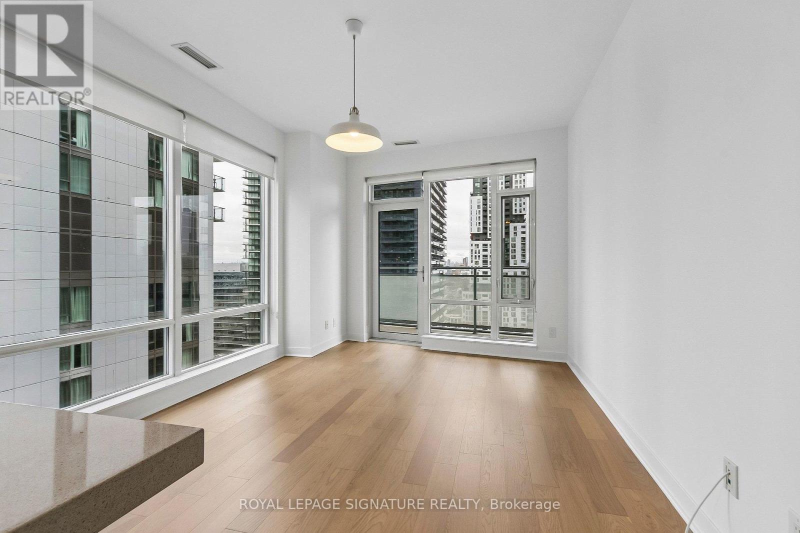 2202 - 21 Widmer Street, Toronto, Ontario  M5V 0B8 - Photo 4 - C13025632