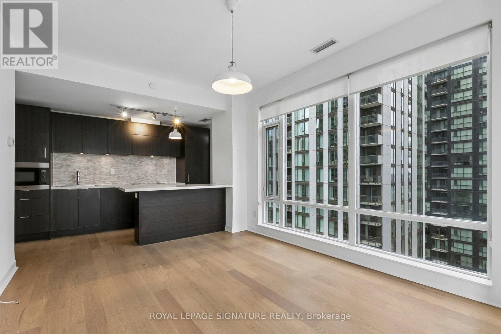 2202 - 21 Widmer Street, Toronto, Ontario  M5V 0B8 - Photo 6 - C13025632