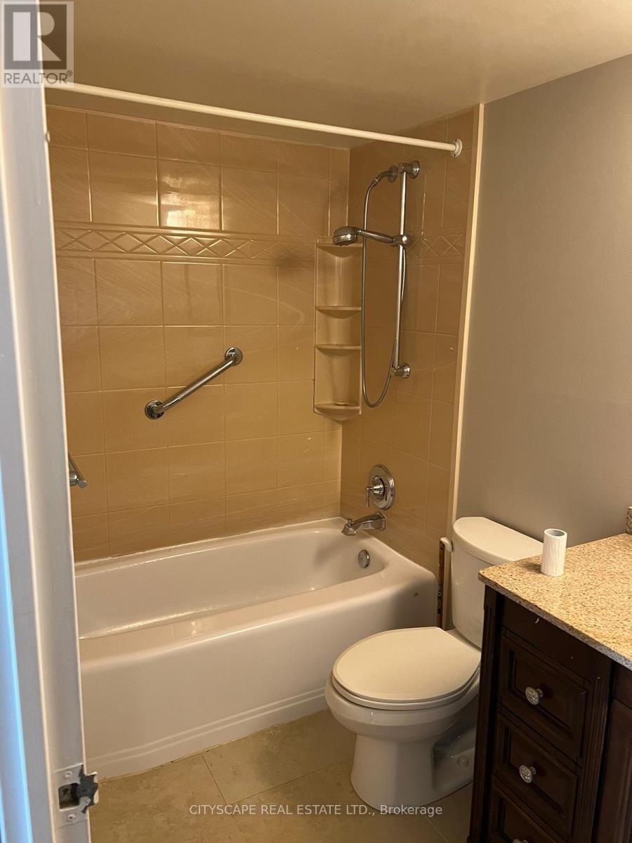 1815 - 633 Bay Street, Toronto, Ontario  M5G 2G4 - Photo 12 - C13025688