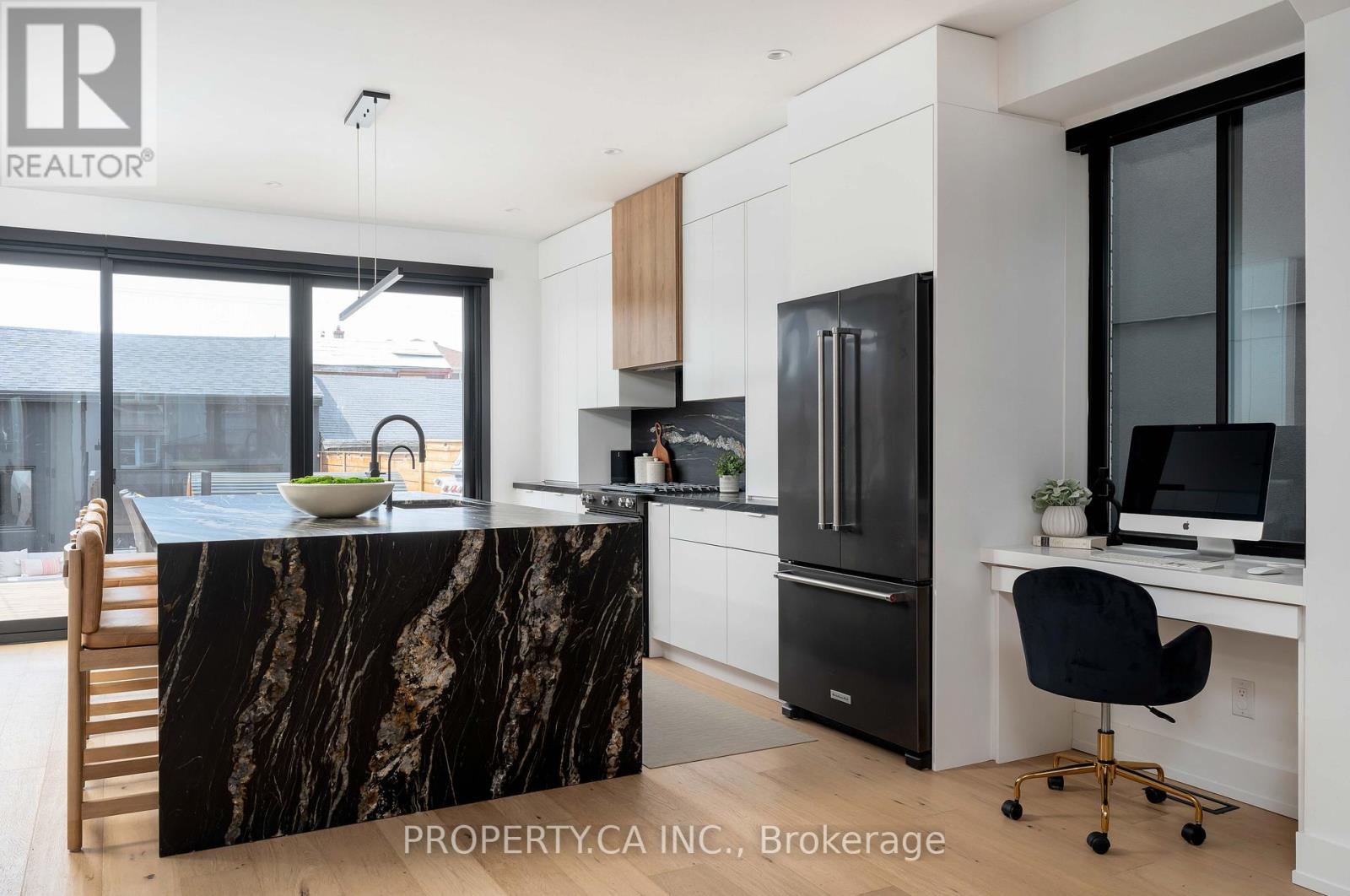 268 Euclid Avenue, Toronto, Ontario  M6J 2K2 - Photo 8 - C13025804