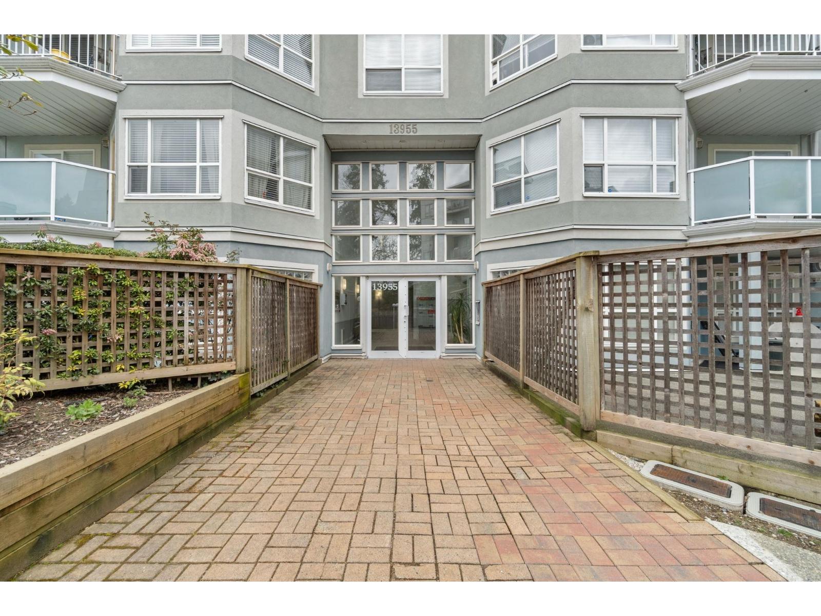 405 13955 Laurel Drive, Surrey, British Columbia  V3T 1A8 - Photo 2 - R3113770