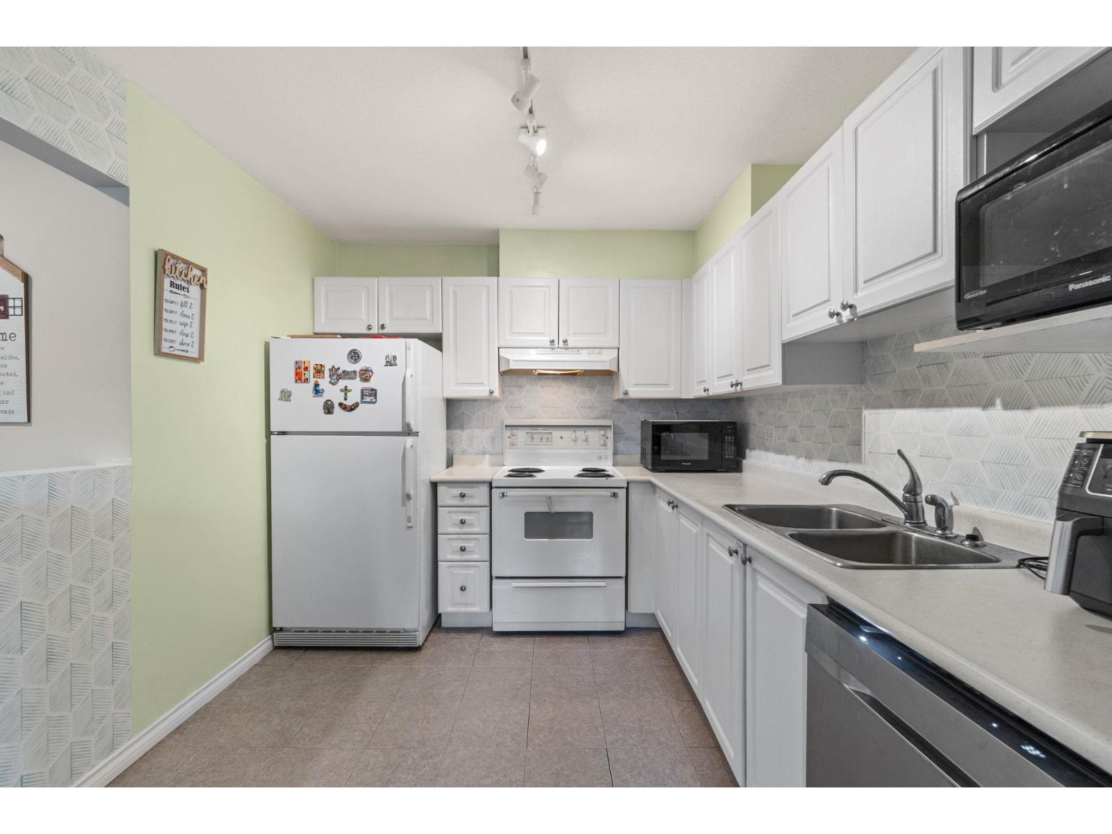 405 13955 Laurel Drive, Surrey, British Columbia  V3T 1A8 - Photo 10 - R3113770