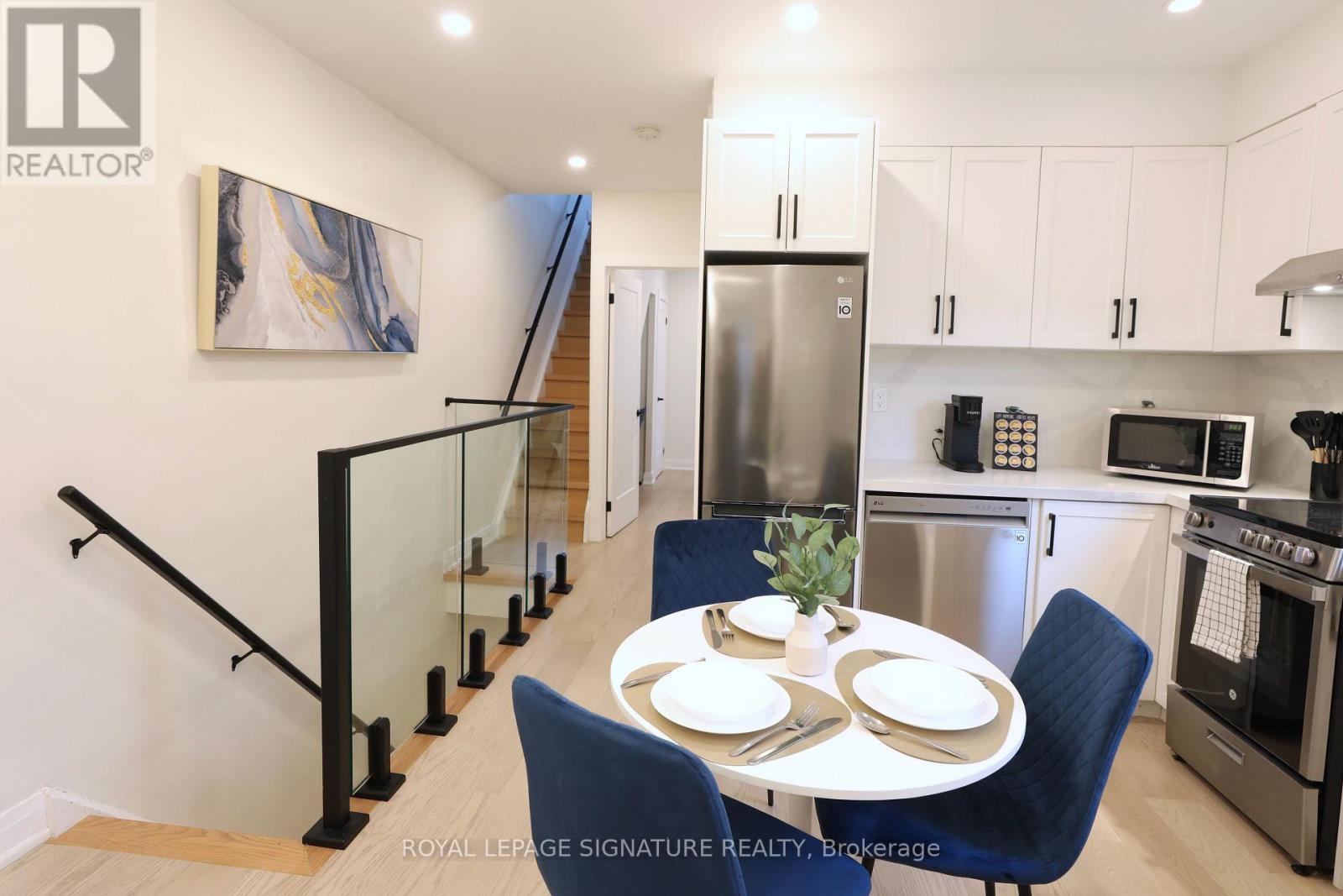 36 TENNIS CRESCENT, Toronto, Ontario