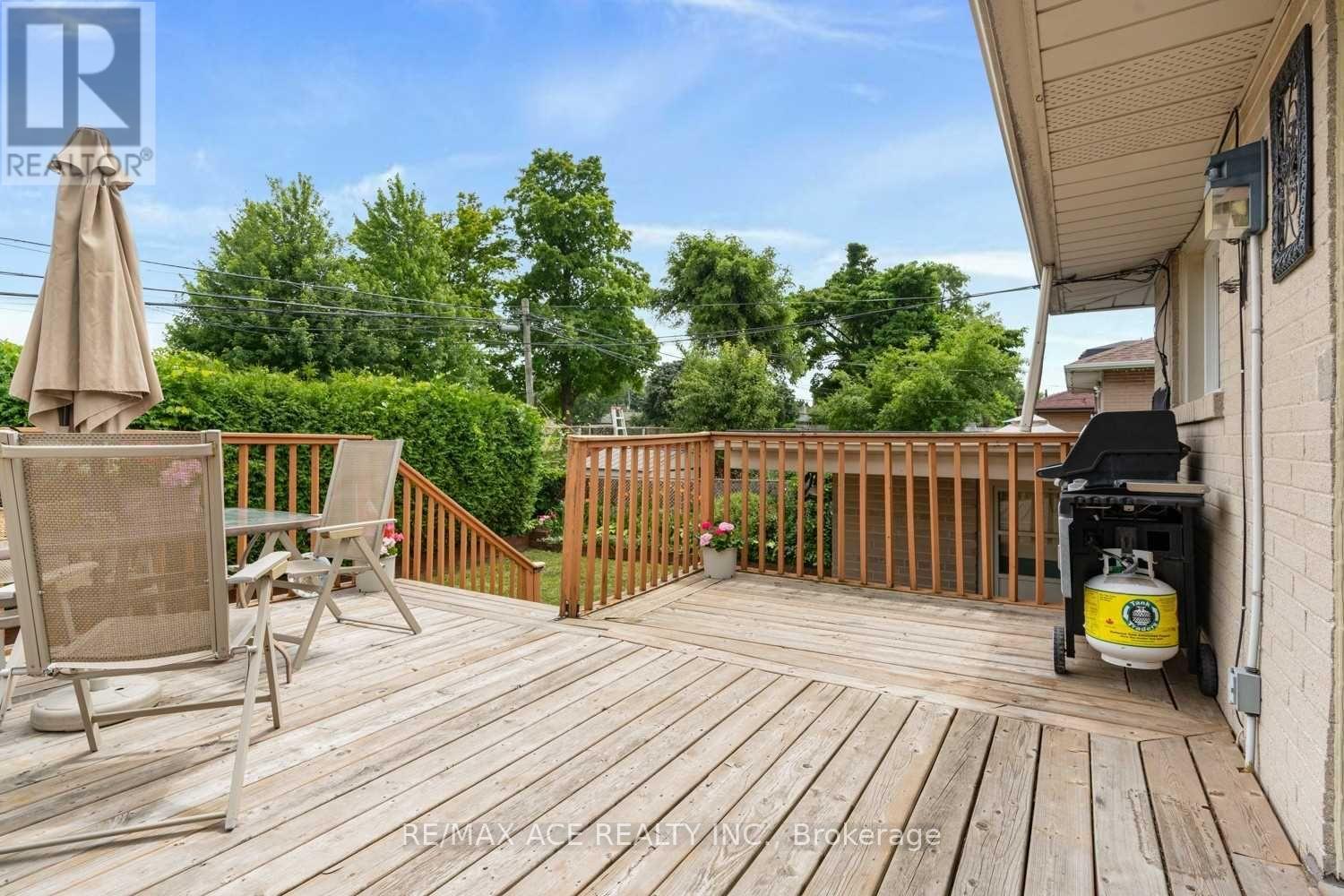 Main - 27 Oakridge Drive, Toronto, Ontario  M1M 2A5 - Photo 14 - E13025684