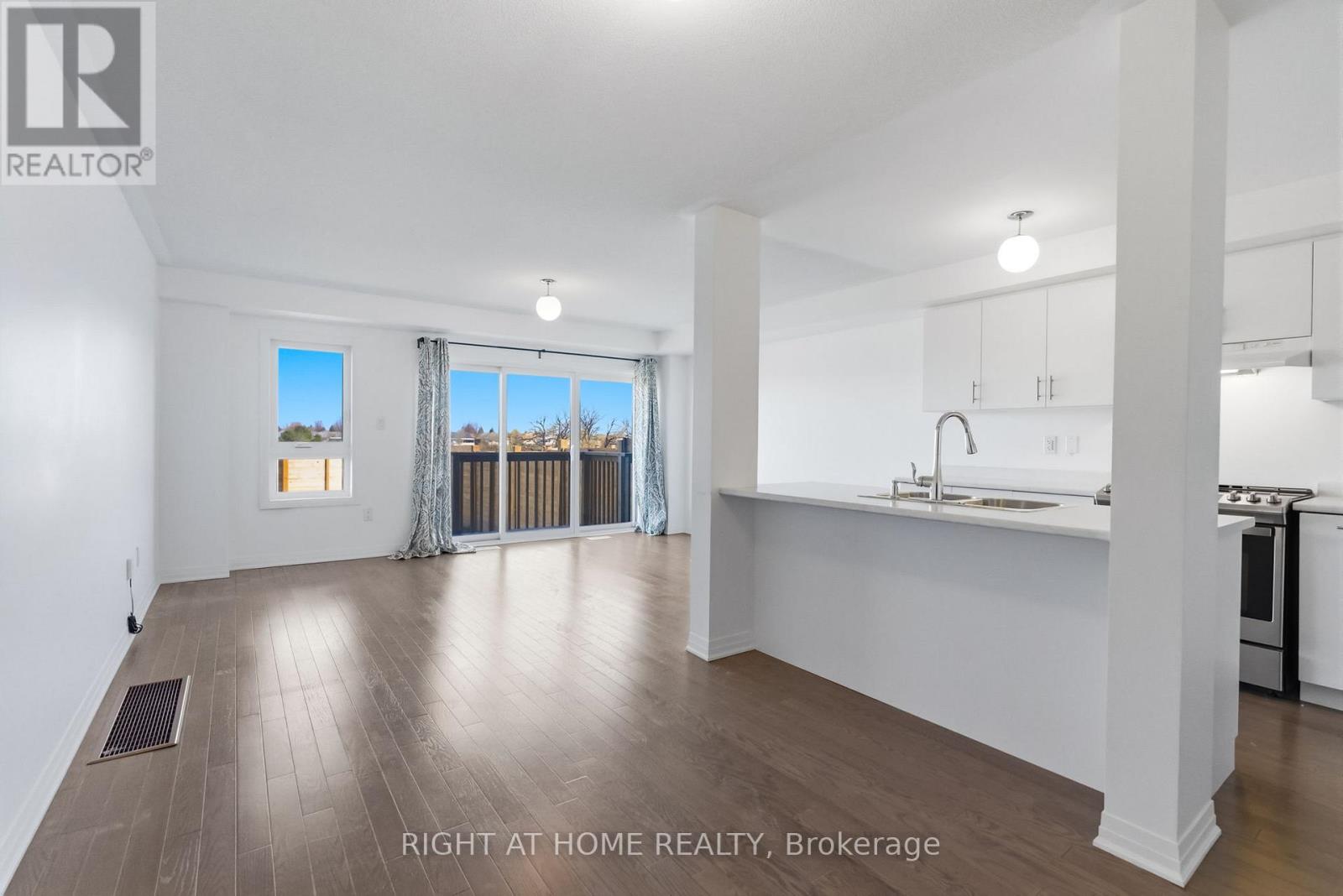 152 Sailors Landing, Clarington, Ontario  L1C 7G4 - Photo 7 - E13025728