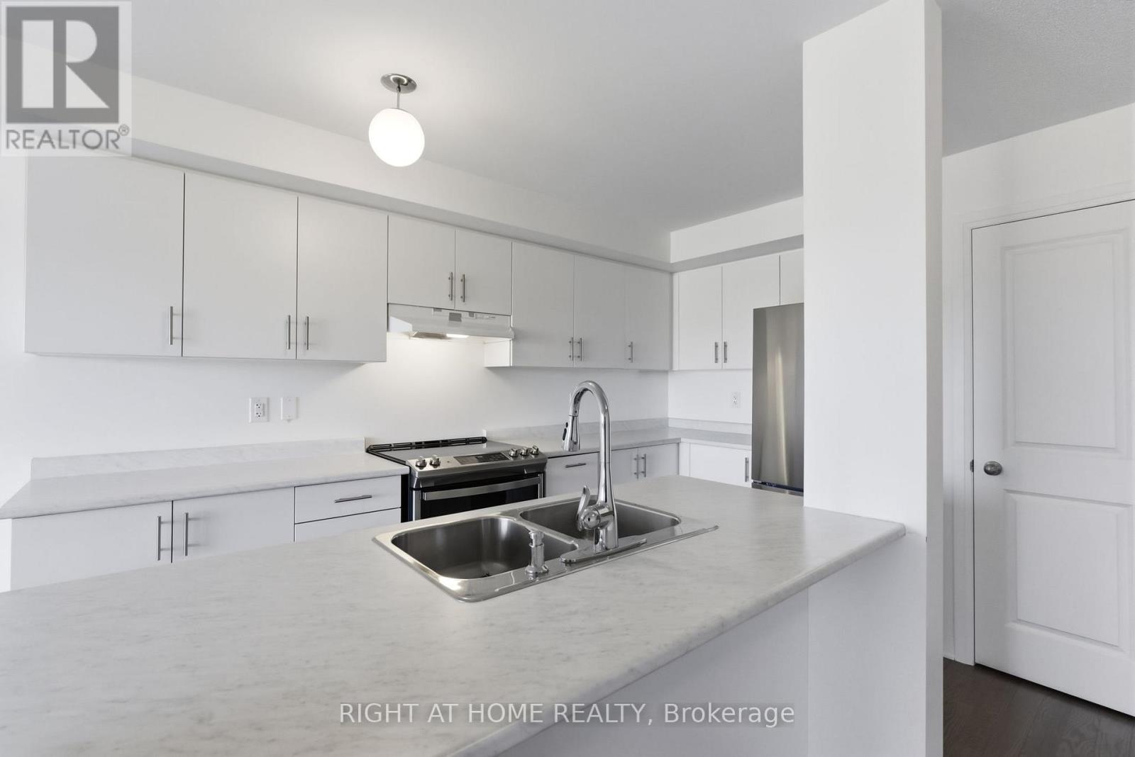 152 Sailors Landing, Clarington, Ontario  L1C 7G4 - Photo 9 - E13025728