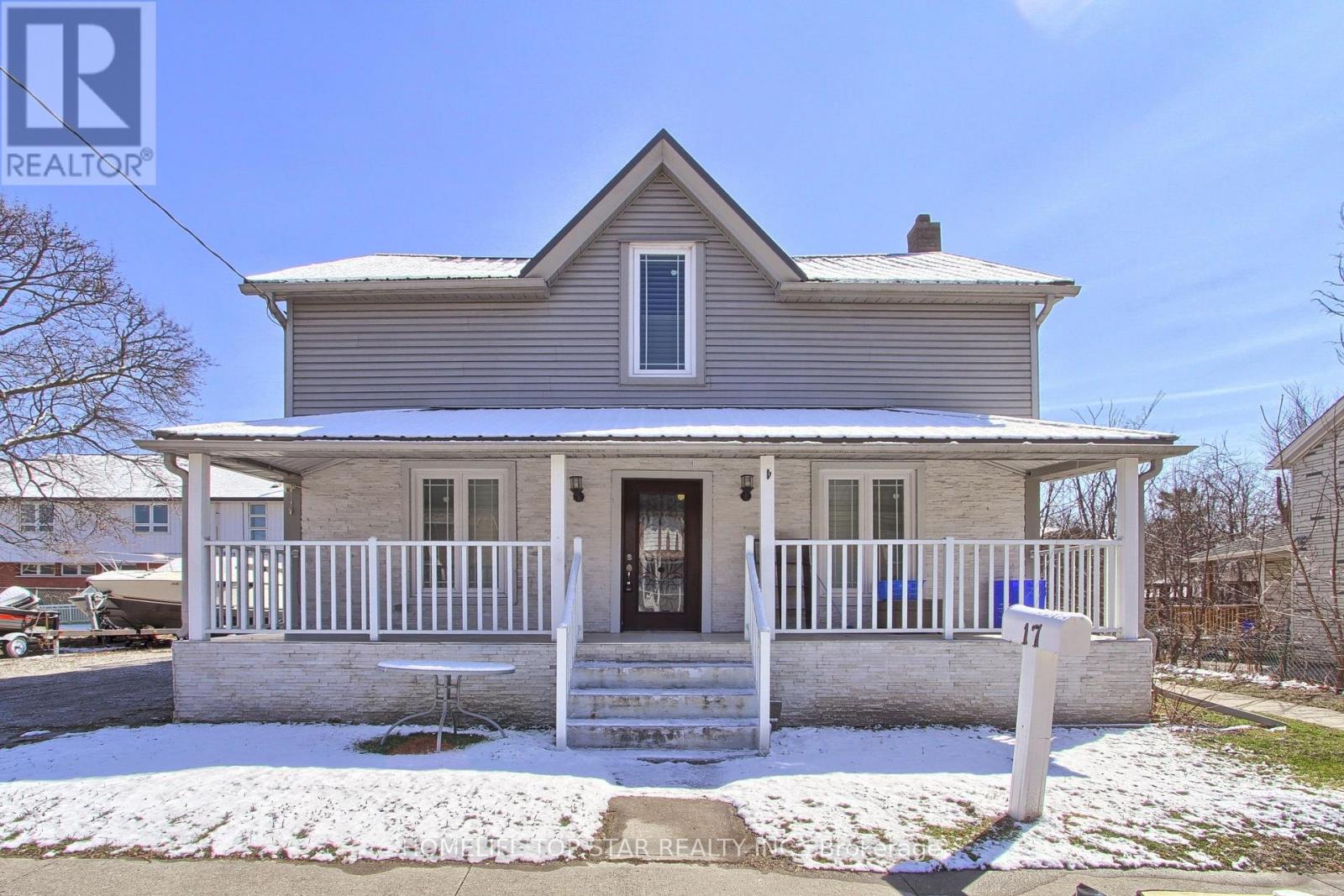 UPPER - 17 ROYAL STREET, Oshawa, Ontario