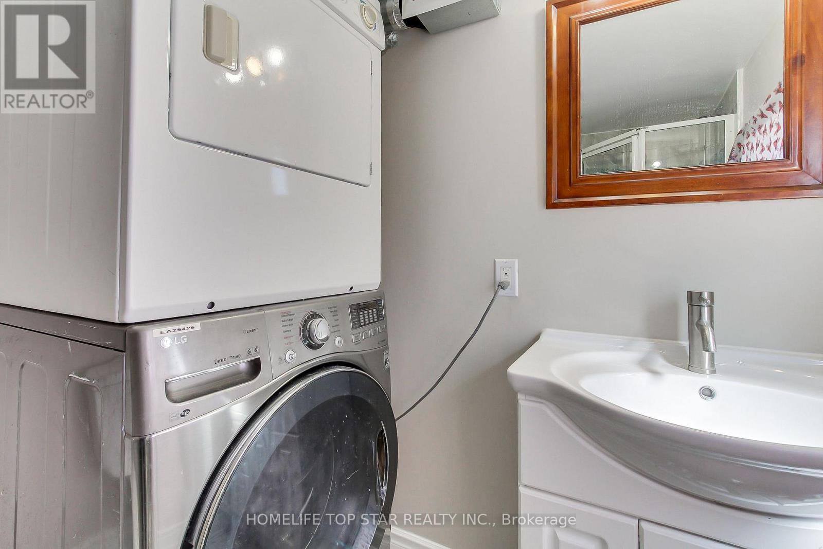 Upper - 17 Royal Street, Oshawa, Ontario  L1H 2T5 - Photo 19 - E13025742