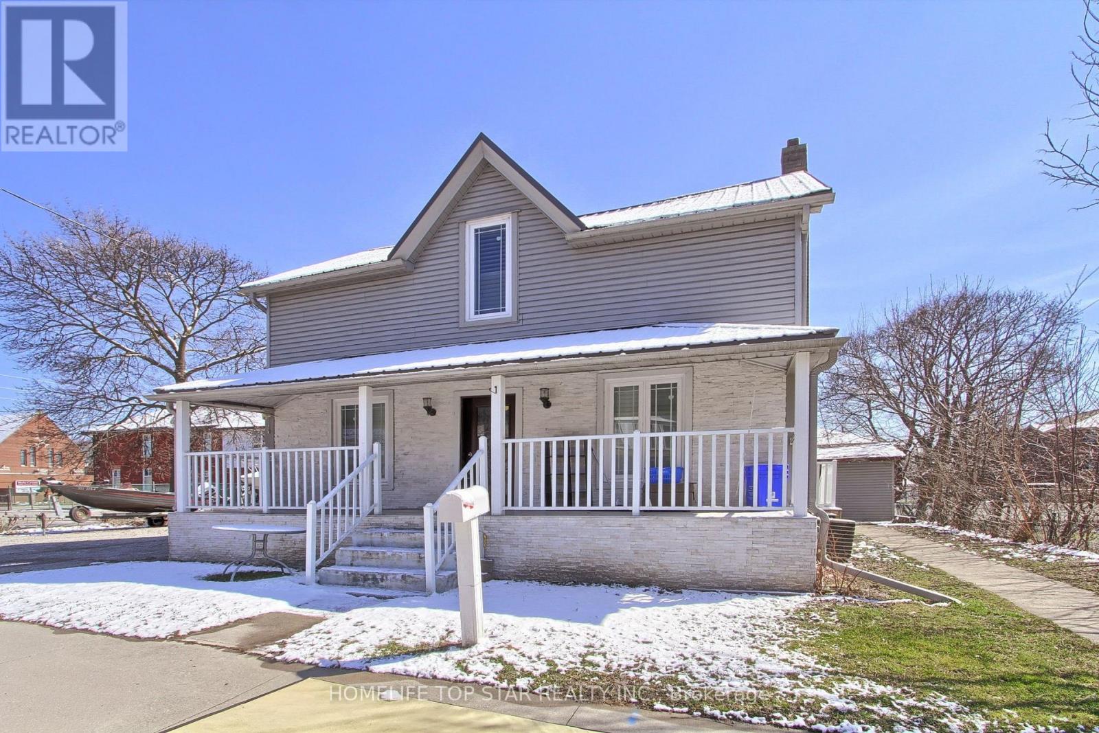 Upper - 17 Royal Street, Oshawa, Ontario  L1H 2T5 - Photo 2 - E13025742