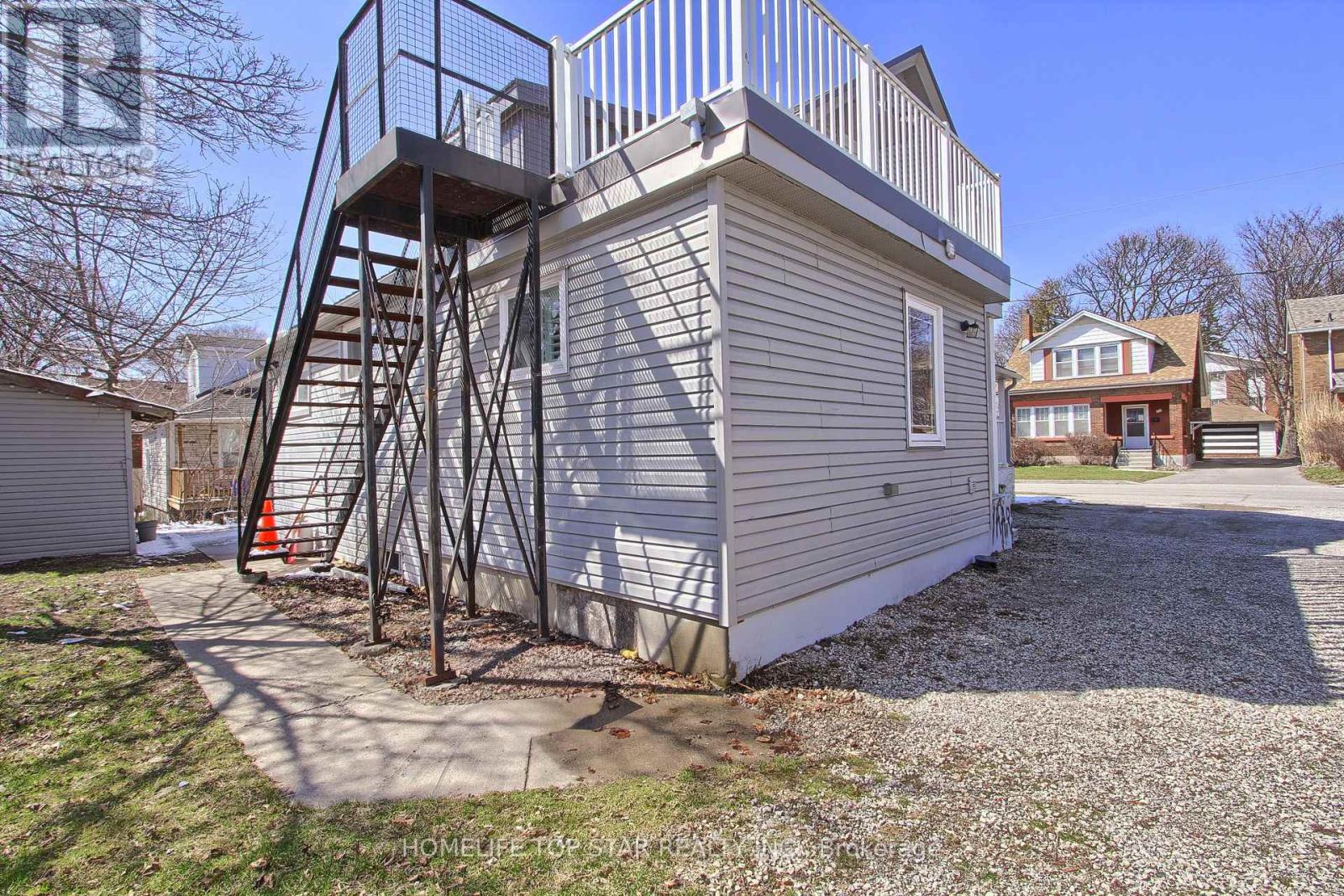 Upper - 17 Royal Street, Oshawa, Ontario  L1H 2T5 - Photo 22 - E13025742