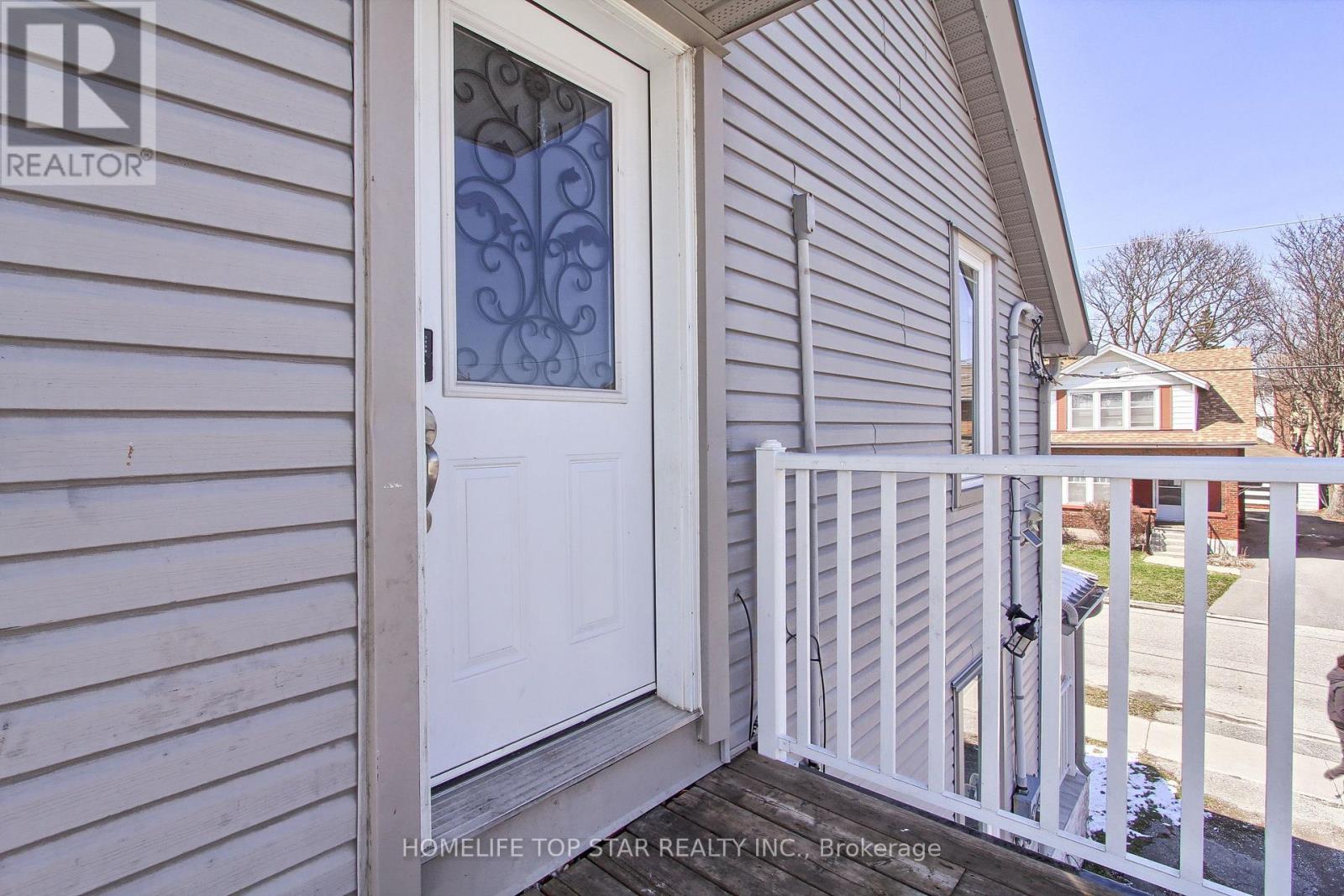 Upper - 17 Royal Street, Oshawa, Ontario  L1H 2T5 - Photo 6 - E13025742