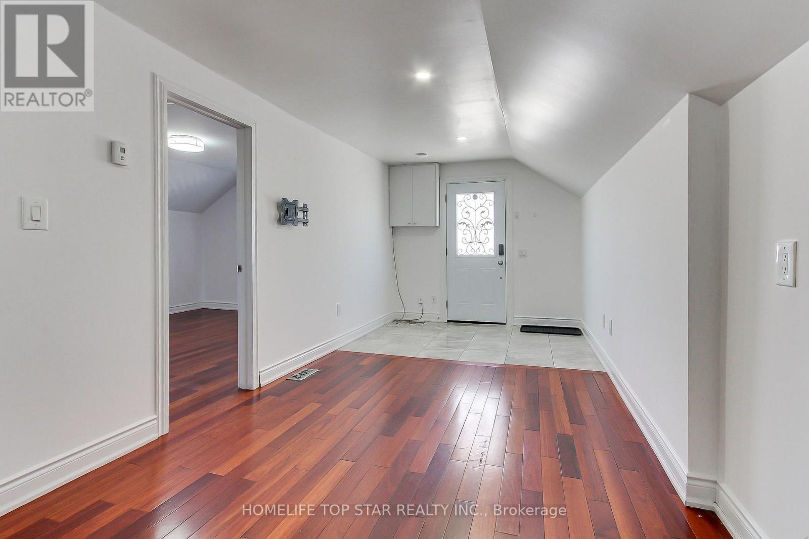 Upper - 17 Royal Street, Oshawa, Ontario  L1H 2T5 - Photo 9 - E13025742