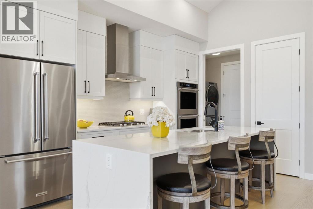 408 Crestridge Common SW, Calgary, Alberta  T3B 6J5 - Photo 3 - A2302734