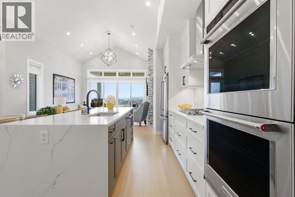 408 Crestridge Common SW, Calgary, Alberta  T3B 6J5 - Photo 8 - A2302734