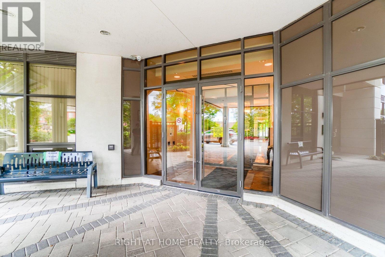 211 - 18 Harding Boulevard, Richmond Hill, Ontario  L4C 0T3 - Photo 4 - N13025664