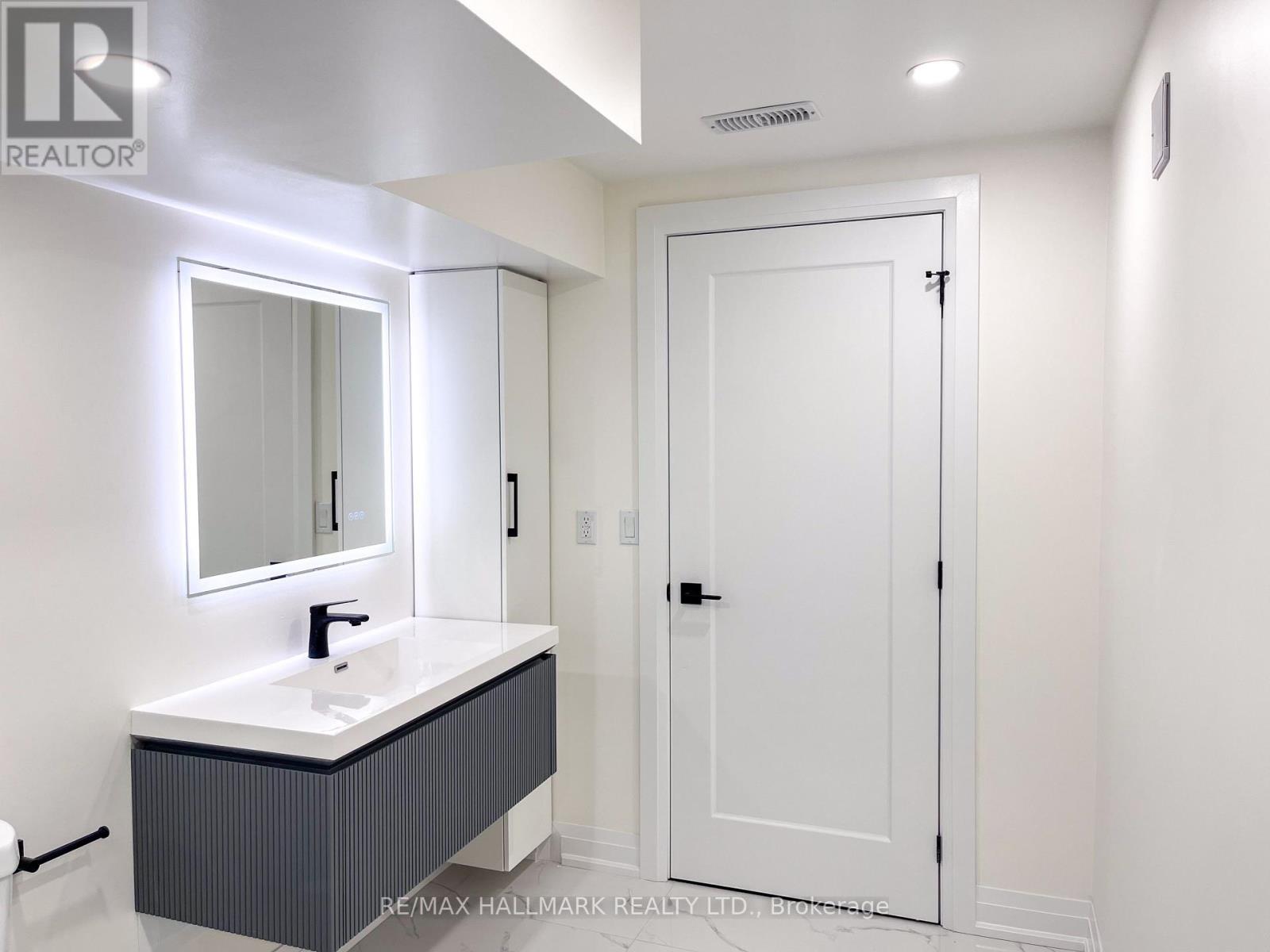 Lower Level - 22 Direzze Court, Richmond Hill, Ontario  L4C 7V8 - Photo 10 - N13025670