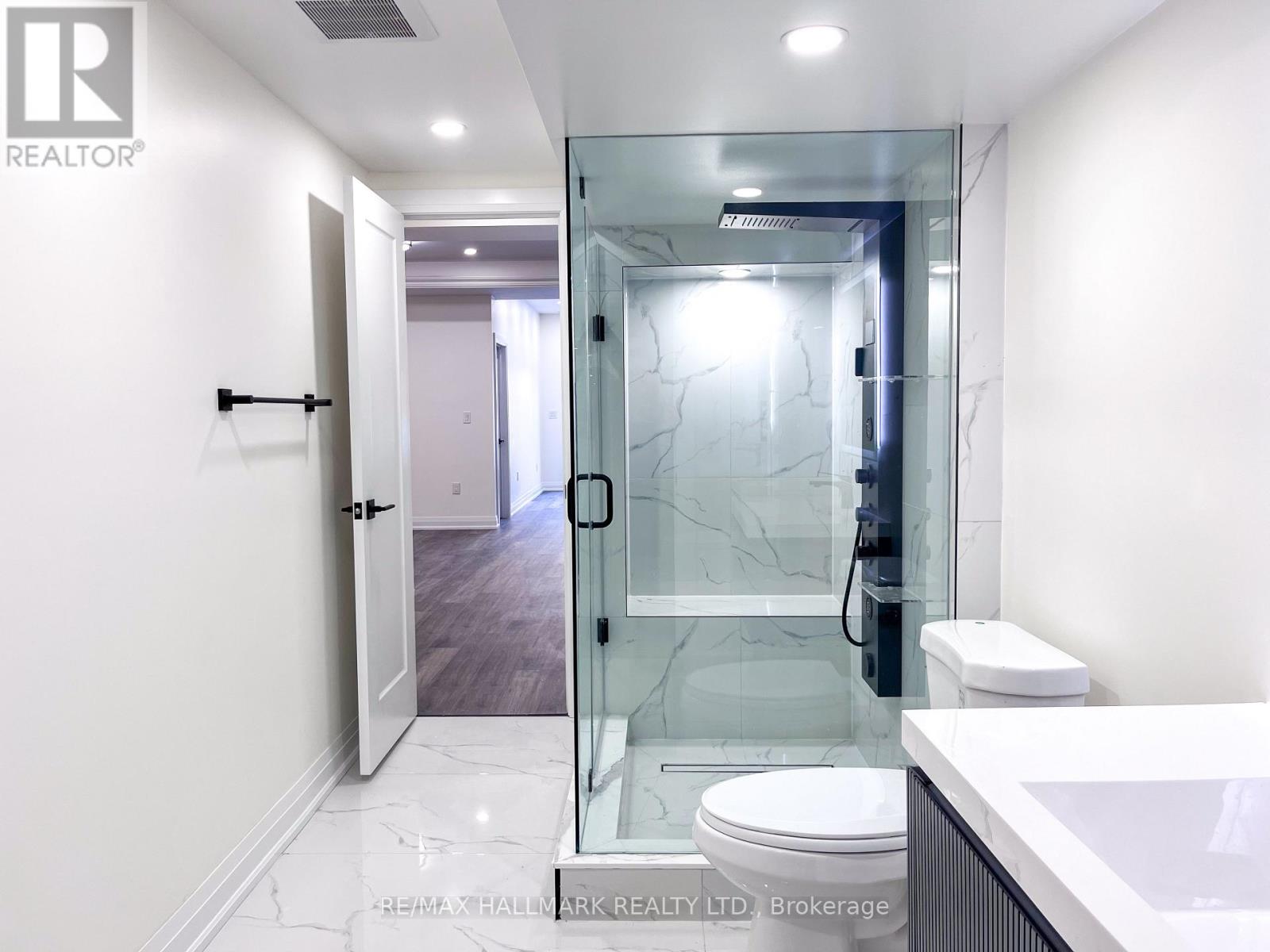 Lower Level - 22 Direzze Court, Richmond Hill, Ontario  L4C 7V8 - Photo 12 - N13025670