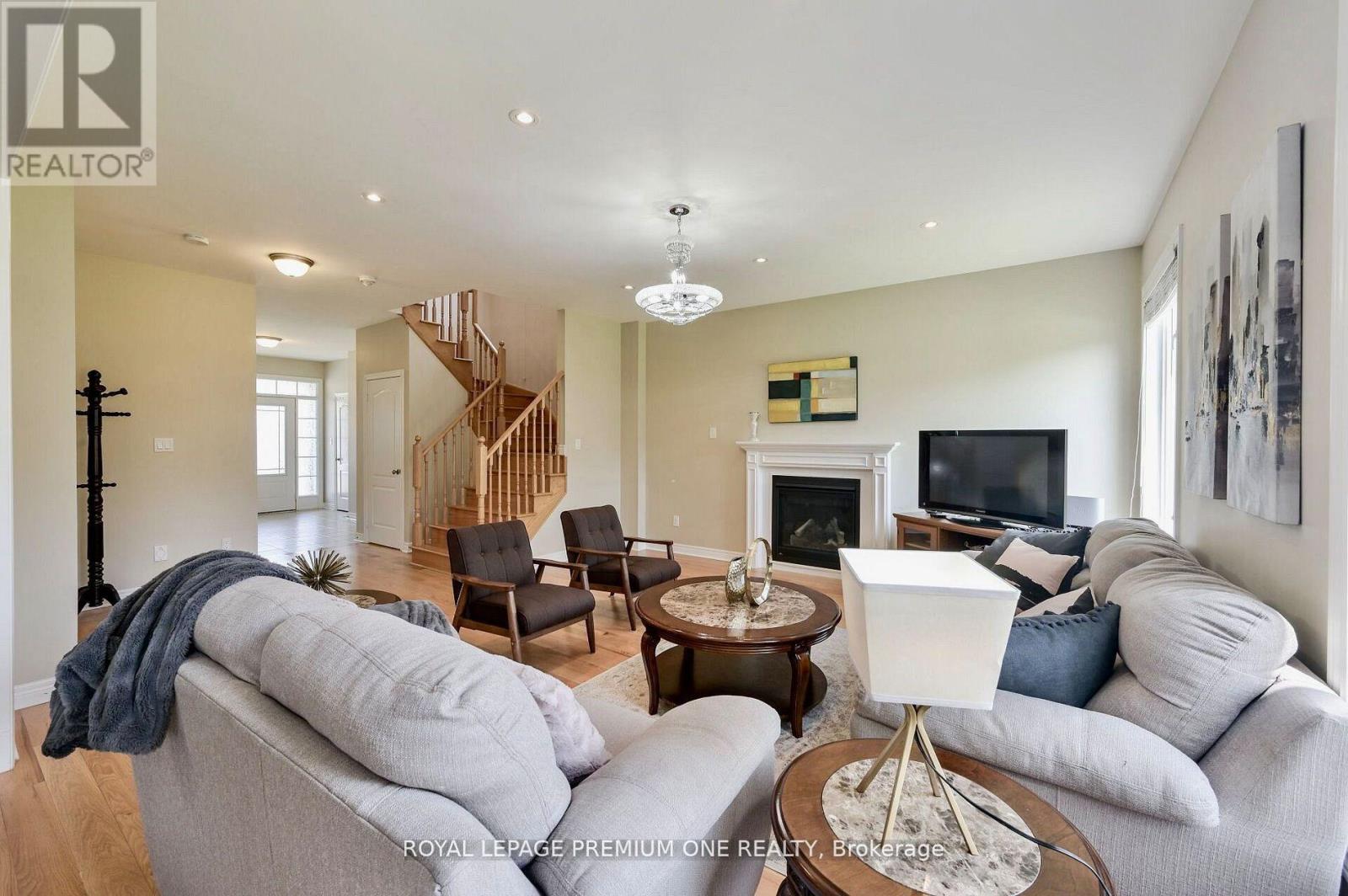 166 Sharpe Crescent, New Tecumseth (Tottenham), Ontario  L0G 1W0 - Photo 13 - N13025676