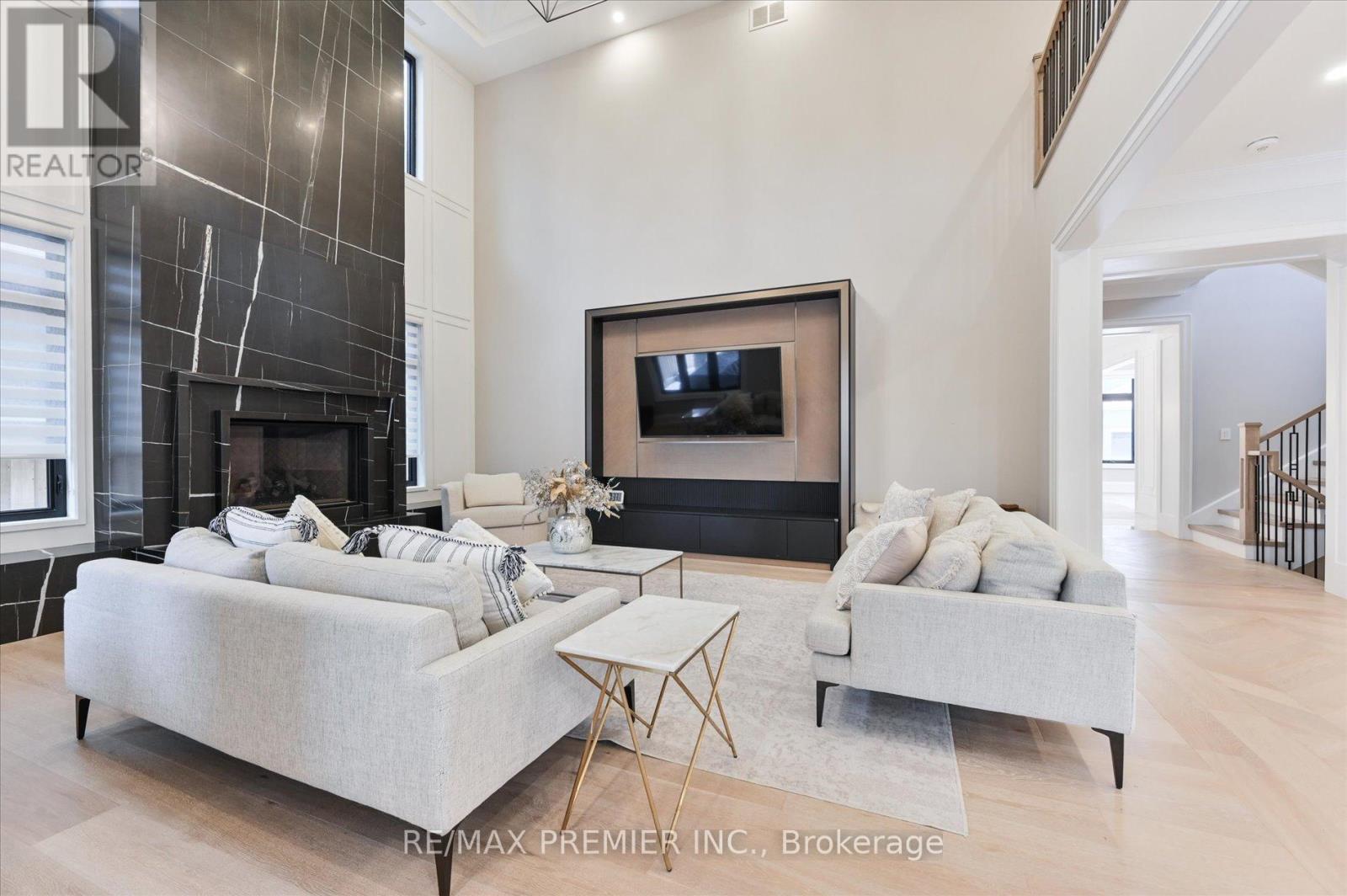 127 Carmela Avenue, Richmond Hill, Ontario  L4E 2V6 - Photo 11 - N13025766