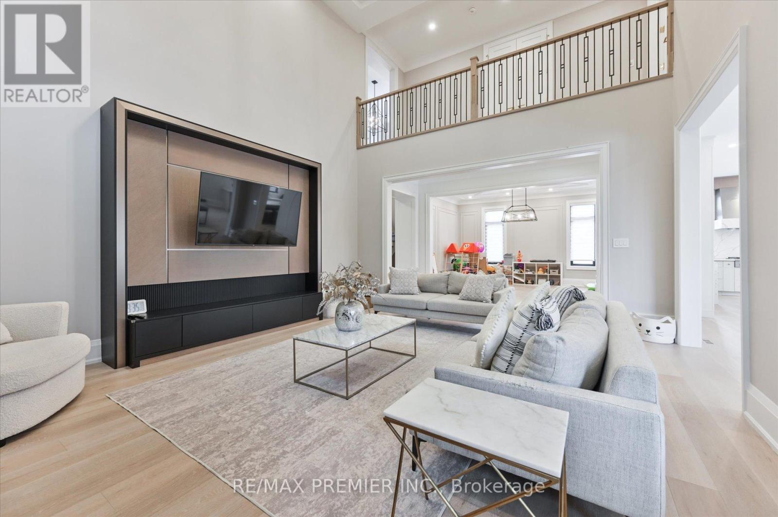 127 Carmela Avenue, Richmond Hill, Ontario  L4E 2V6 - Photo 12 - N13025766