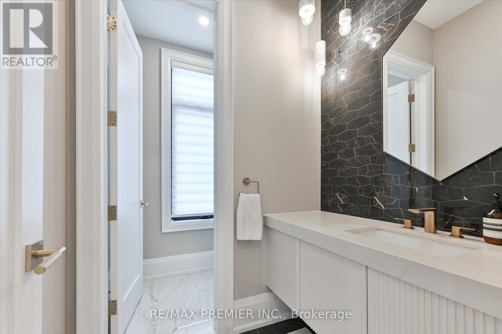 127 Carmela Avenue, Richmond Hill, Ontario  L4E 2V6 - Photo 20 - N13025766