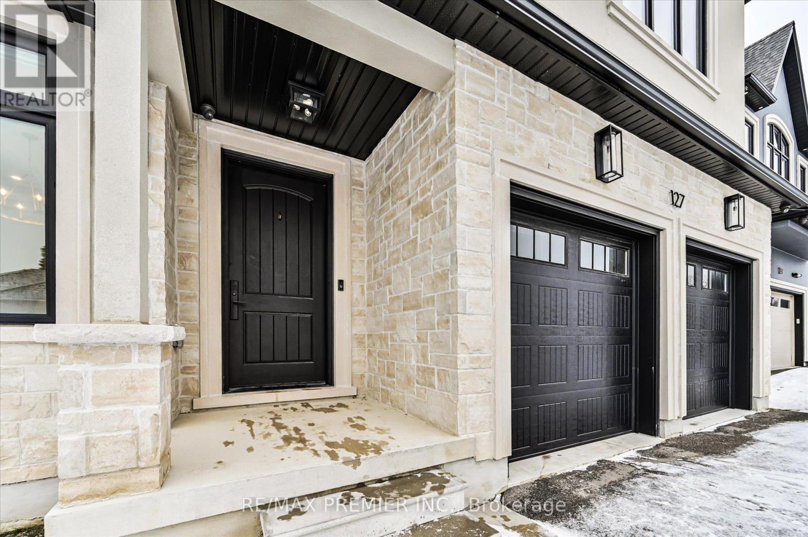 127 Carmela Avenue, Richmond Hill, Ontario  L4E 2V6 - Photo 4 - N13025766